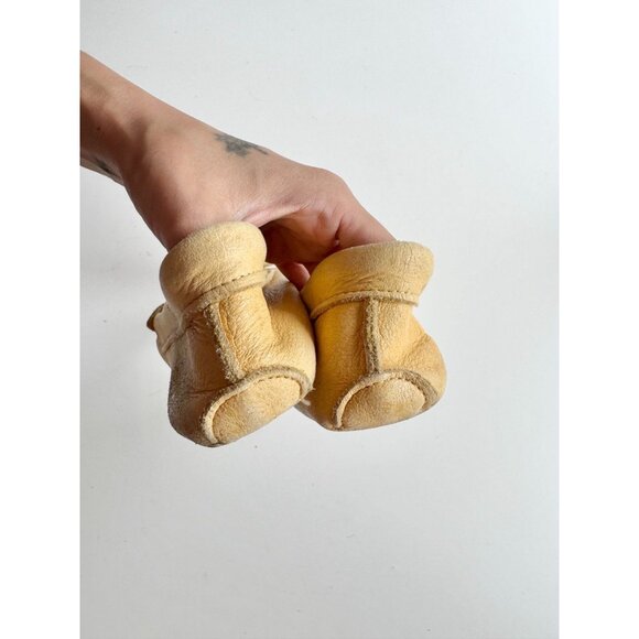 HIDES IN HAND Yellow Moose Leather Single Sole Moccasins, Size 11 - Picture 7 of 14